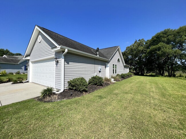 Building Photo - 187 Heath Dr