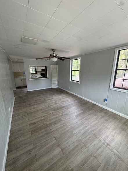 Building Photo - 7107 Arlet Dr