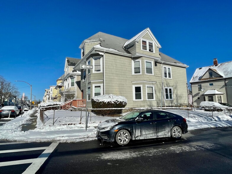 Building Photo - 98 Thetford Ave