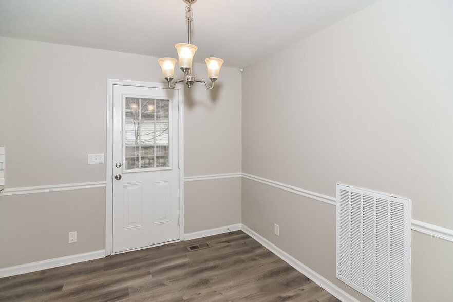 Building Photo - 1002 Wismar Ct