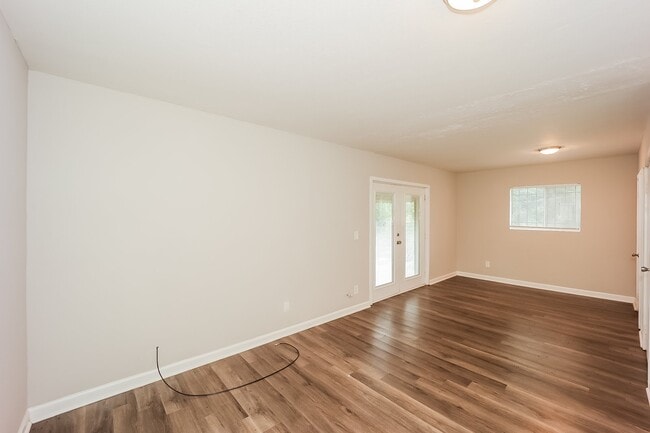 Building Photo - 1983 Monaco Dr