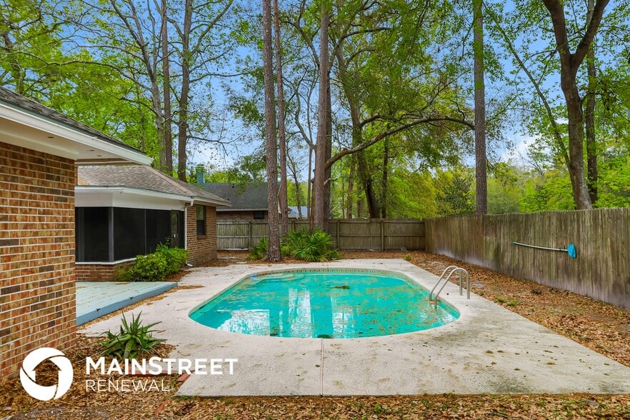 Building Photo - 450 Segovia Dr