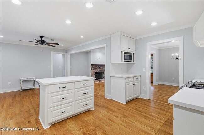 Building Photo - 117 McCree Dr