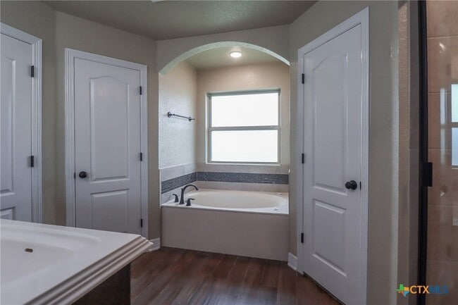 Building Photo - 8107 Preston Hollow Dr
