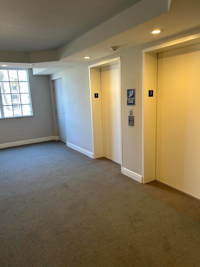 Building Photo - 3606 S Ocean Blvd