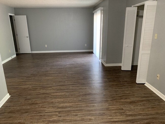 Building Photo - 2840 Misty Garden Cir