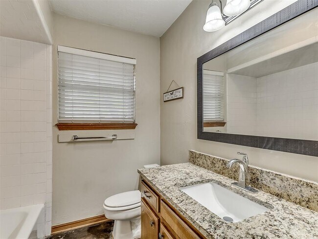 Building Photo - 1518 Boyd St