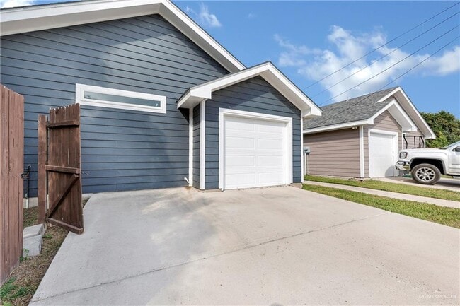 Building Photo - 18 N 17th St