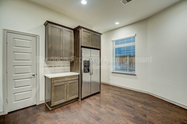 Building Photo - 5941 Kansas St