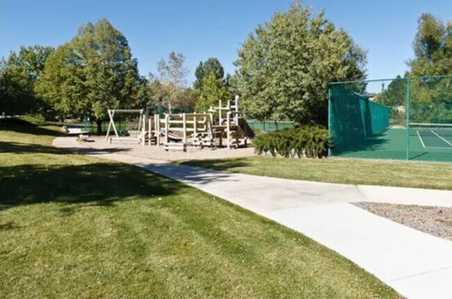 Building Photo - 3822 Northbrook Dr