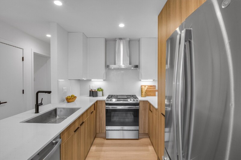 Building Photo - 1904 Albury Cove