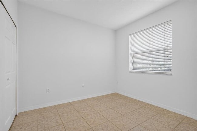 Building Photo - 6103 NW 116 Pl