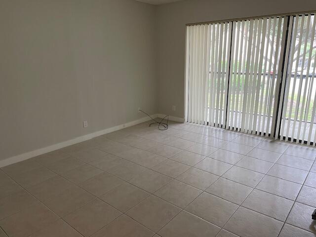Building Photo - 204 Foxtail Dr