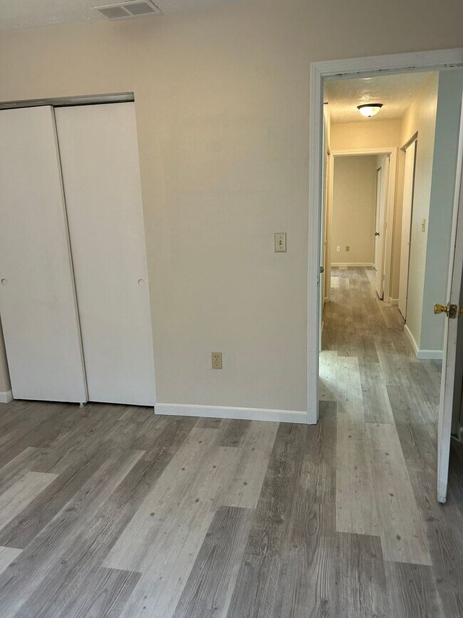 Building Photo - 1121 S 23rd St