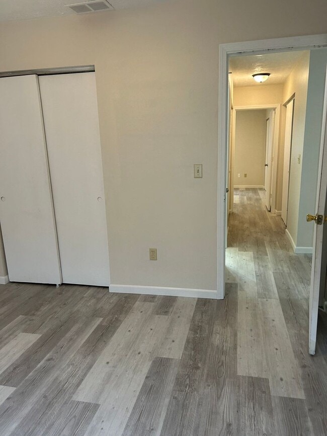 Building Photo - 1123 S 23rd St