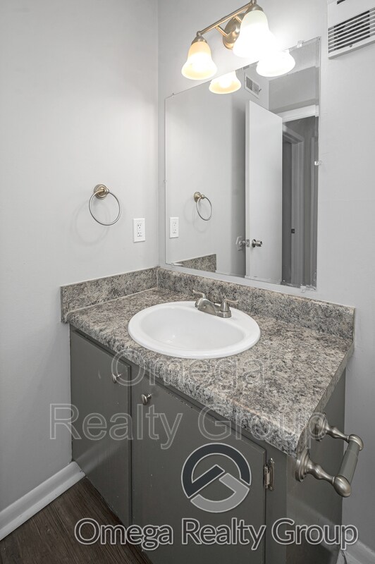 Building Photo - 1936 2nd St NE