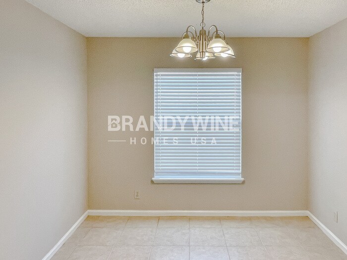 Building Photo - 13550 Valbuena Ct