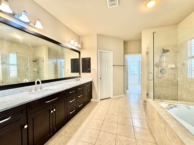Building Photo - 4 Bedroom/3.5 Bath Rogers Ranch Subdivision