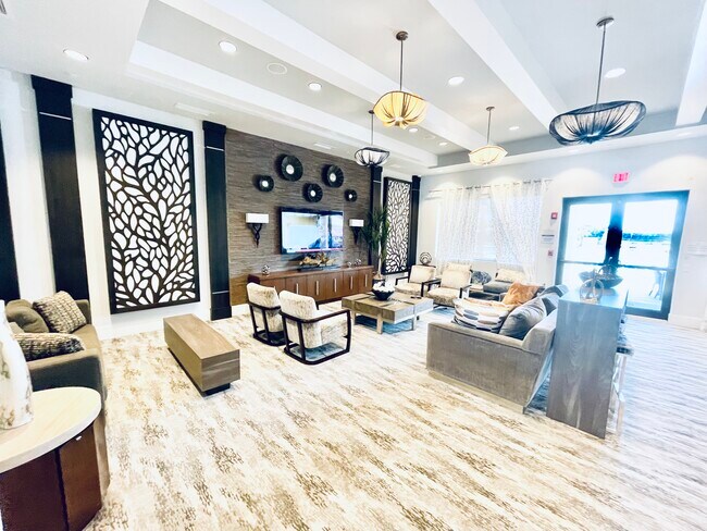 Building Photo - 15371 Green River Ct