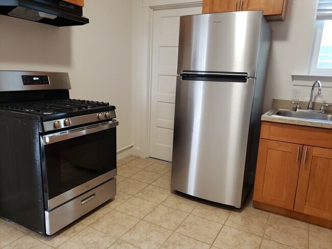 Building Photo - 3254 23rd St