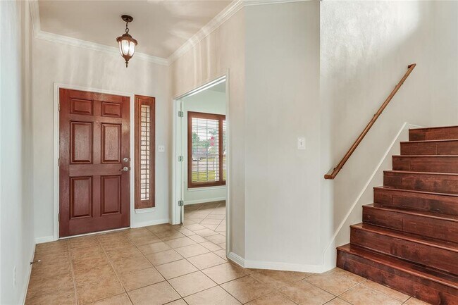 Building Photo - 2501 Alexander Ct
