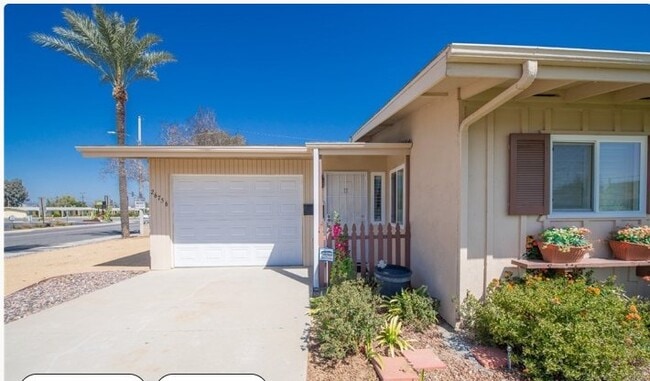 Building Photo - 26756 Augusta Dr