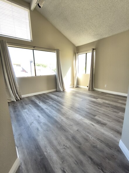 Building Photo - 13096 Le Parc