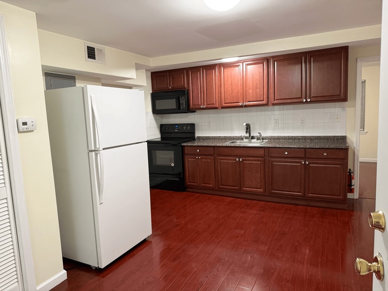 Building Photo - 1129 Carpenter St