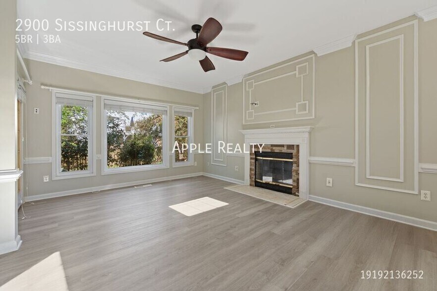 Building Photo - 2900 Sissinghurst Ct