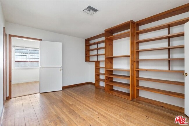 Building Photo - 12848 Tiara St