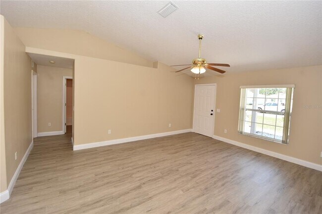 Building Photo - 16 Richland Ln