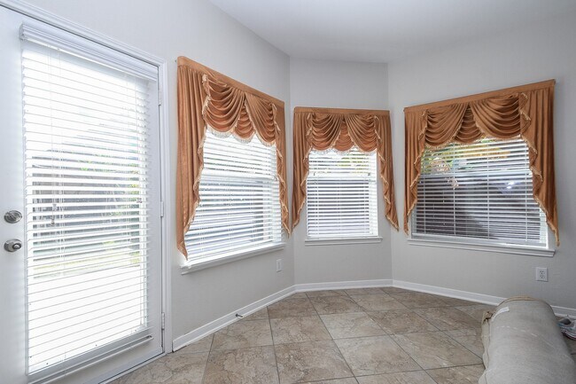 Building Photo - 26719 Wolfs Hill Ln