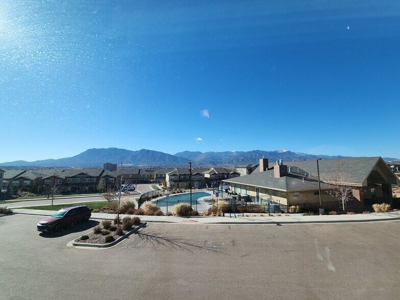 Building Photo - 2118 Birmingham Loop