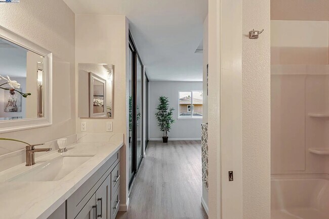 Building Photo - 7516 Silvertree Ln