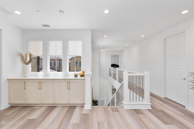 Building Photo - 20843 Acorn Cir