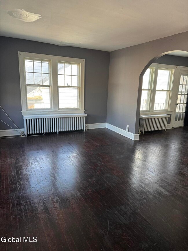 Building Photo - 105 Clermont St