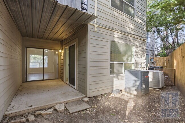 Building Photo - 1514 Parker Ln