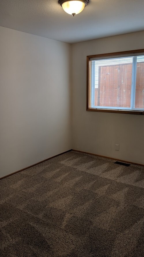 Building Photo - Great 3-Bedroom, 2-Bath Single Story Home ...