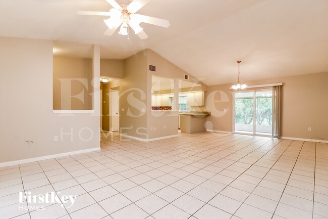Building Photo - 2413 Timbercreek Loop E