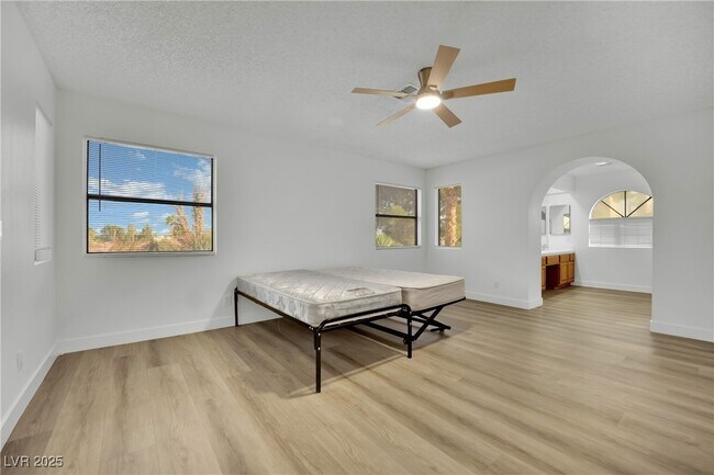 Building Photo - 2812 Waterview Dr