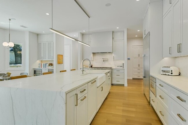 Building Photo - 5101 Cuesta Verde