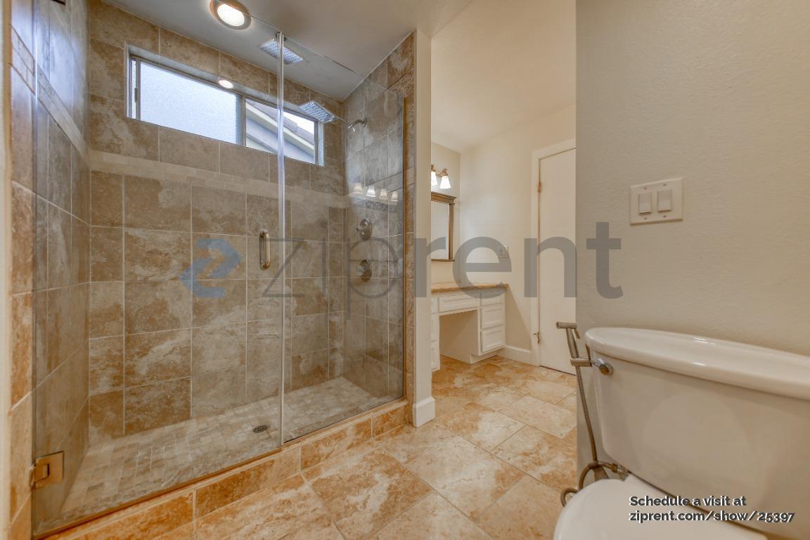Building Photo - 2312 Ruhland Ave