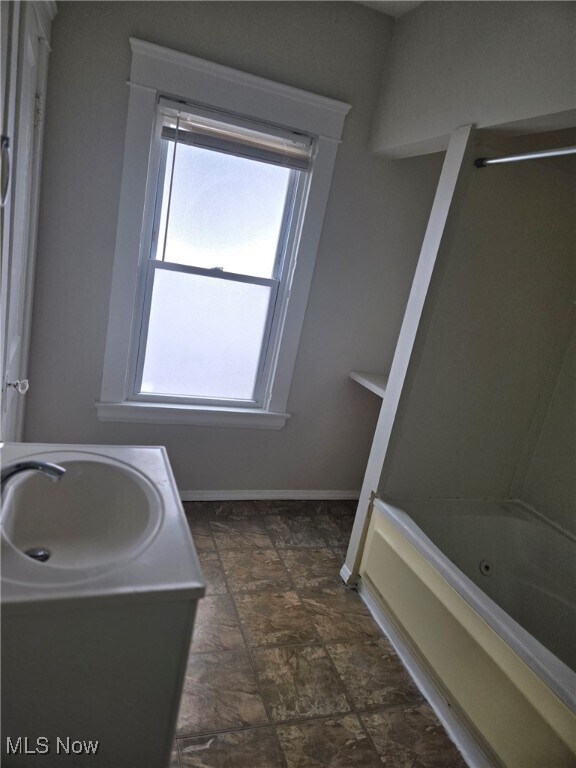 Building Photo - 10002 Parkview Ave