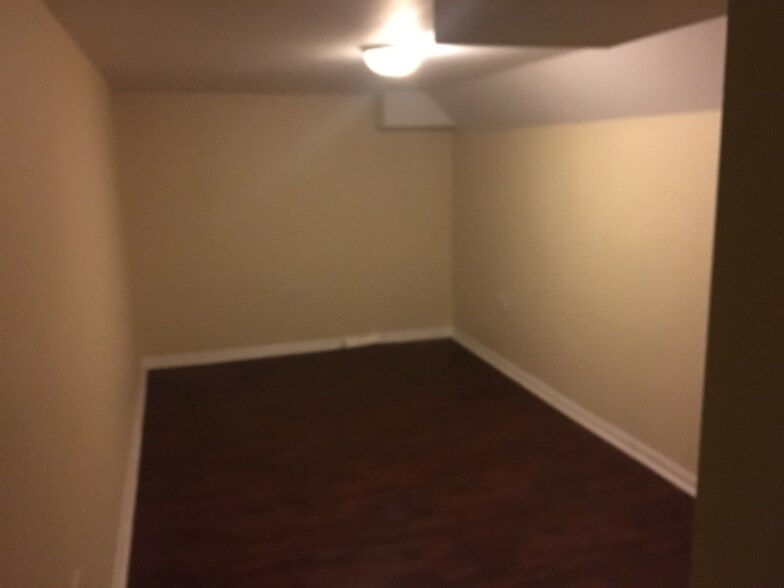 Building Photo - 10718 S Mackinaw Ave