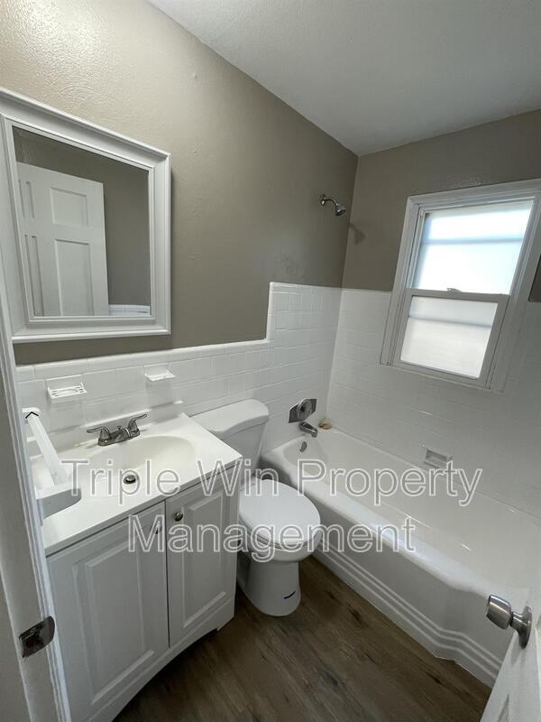 Building Photo - 1901 Eagle Dr