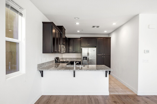 Building Photo - 30 Palma Harbour Pl