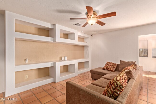 Building Photo - 16411 N Skyridge Ln