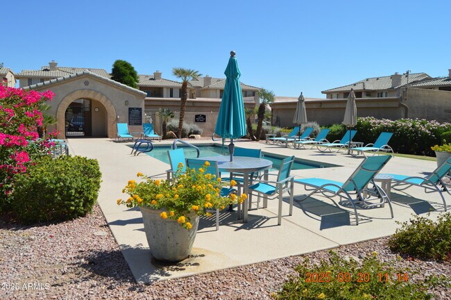 Building Photo - 16013 S Desert Foothills Pkwy