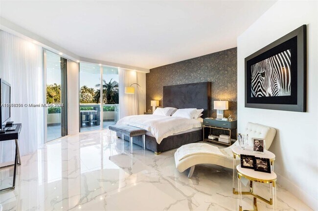 Building Photo - 20191 E Country Club Dr