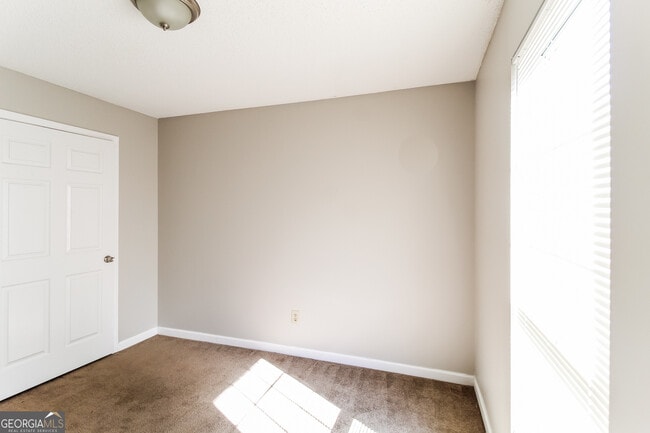 Building Photo - 4809 Shallow Farm Dr NE